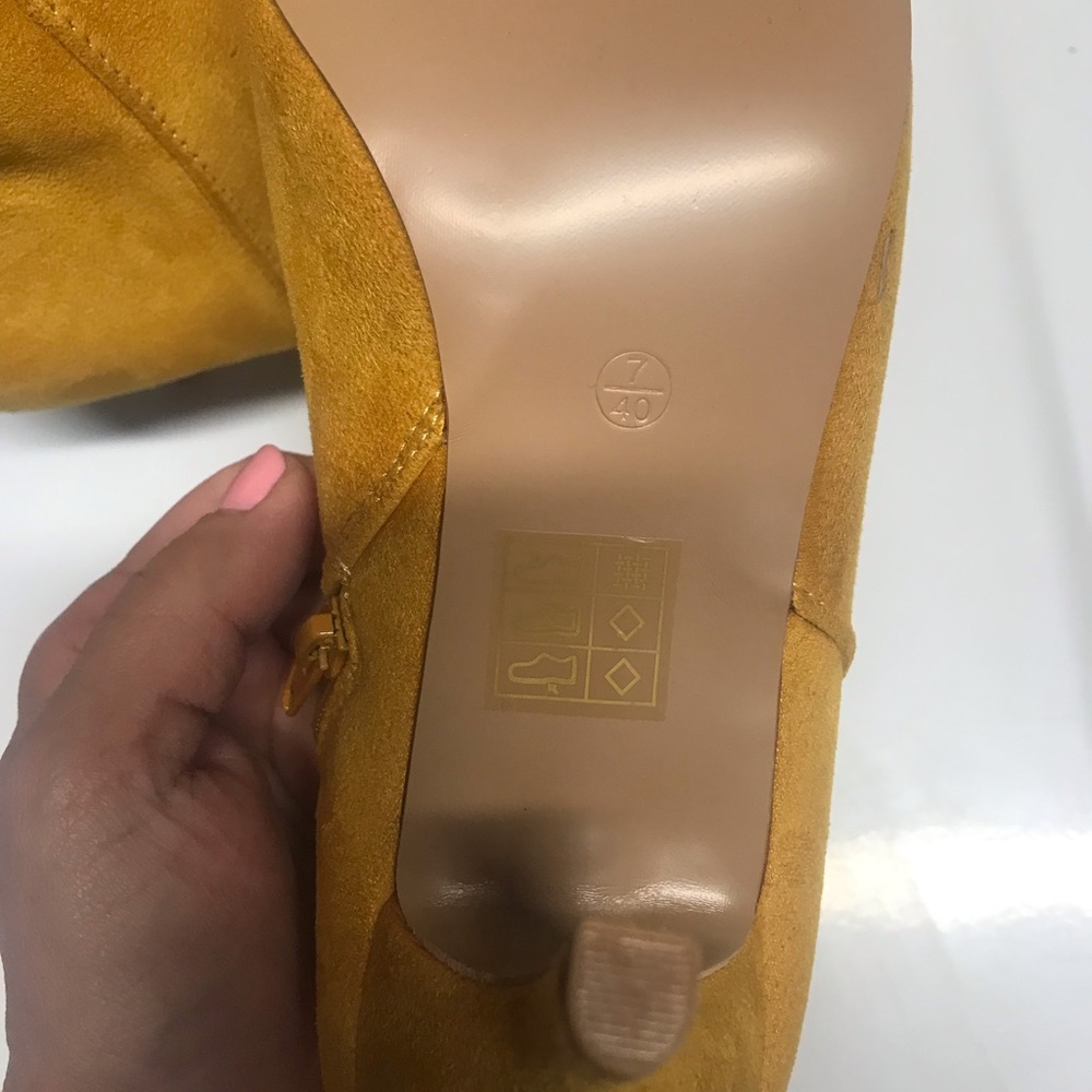 Mustard booties